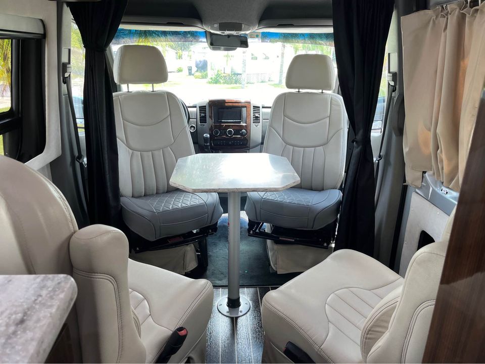 2015 Mercedes-Benz Airstream Interstate Lounge Ext photo