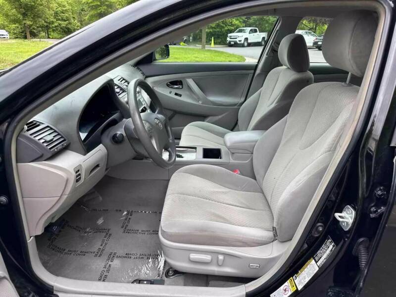 2007 Toyota Camry SE Sedan 4D photo